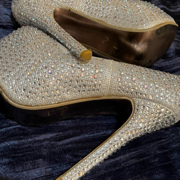Shrek silver bling shimmery gem stone Rhinestone heels formal attire to shine on - Picture 11 of 16